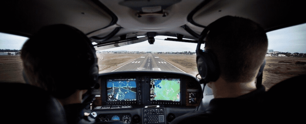 Philip Nijnens and Ronnie Greathouse Flying Cirrus SR22